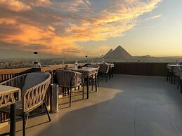 Crowne pyramids palace