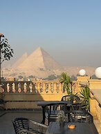 Crowne pyramids palace