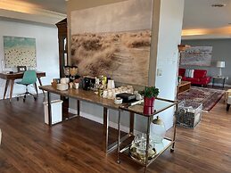Ocean Bay View Luxury Guesthouse