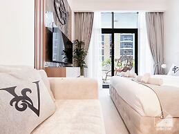 Elegant Studio With Balcony on the Riviera Dubai