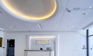 Elegant Studio With Balcony on the Riviera Dubai