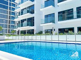 Elegant Studio With Balcony on the Riviera Dubai