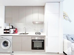 Elegant Studio With Balcony on the Riviera Dubai