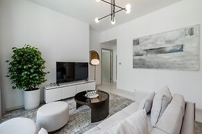 Chic 1BR in Emaar Beachfront