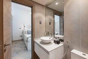 Chic 2BR w Dubai Marina Views
