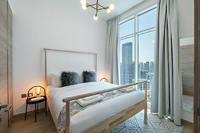 Chic 2BR w Dubai Marina Views