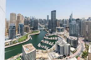 Chic 2BR w Dubai Marina Views