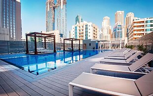 Chic 2BR w Dubai Marina Views