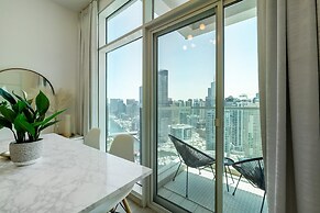 Chic 2BR w Dubai Marina Views