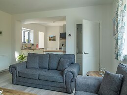 Modern Apartment in the Cotswolds Sleeps 6