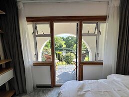 5 Bed Lake House - Sleeps 10 - Nature Reserve