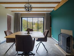 5 Bed Lake House - Sleeps 10 - Nature Reserve