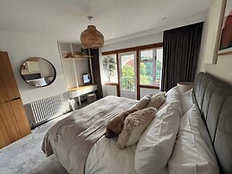 5 Bed Lake House - Sleeps 10 - Nature Reserve