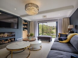 5 Bed Lake House - Sleeps 10 - Nature Reserve