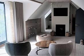 5 Bed Lake House - Sleeps 10 - Nature Reserve