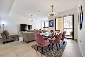 Large 4 Bedroom Sea View Jbr