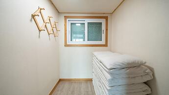 Yeosu Arum Oceanview Whole House Pension