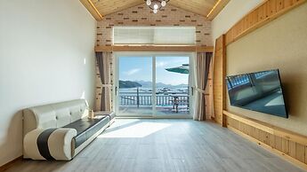 Yeosu Arum Oceanview Whole House Pension