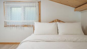 Yeosu Arum Oceanview Whole House Pension