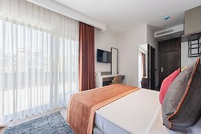 Mira Inn Lara