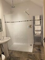 Parrett Hotel