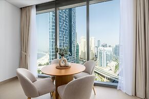 Waves - High-Rise Elegance: 2BR Apt with Marina Views