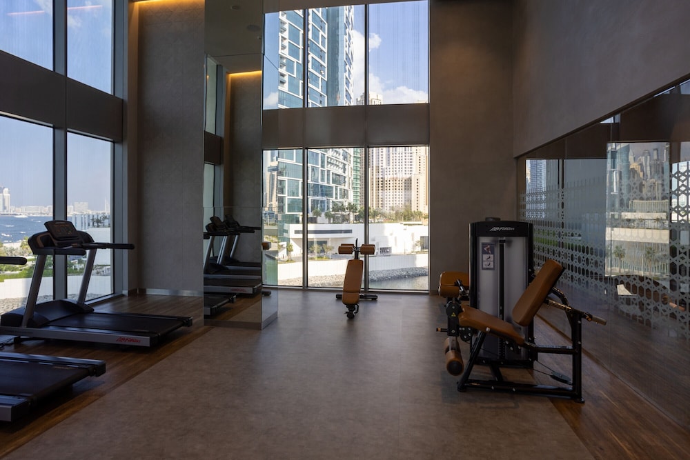 Waves - High-Rise Elegance: 2BR Apt with Marina Views