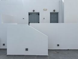 Tarelis Beach Apartments & Studios