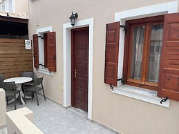 Tarelis Beach Apartments & Studios