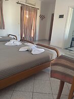 Tarelis Beach Apartments & Studios