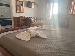 Tarelis Beach Apartments & Studios