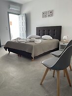 Tarelis Beach Apartments & Studios
