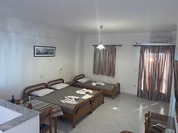 Tarelis Beach Apartments & Studios