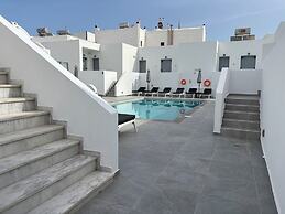 Tarelis Beach Apartments & Studios