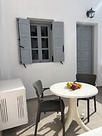 Tarelis Beach Apartments & Studios