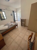 Tarelis Beach Apartments & Studios