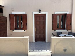 Tarelis Beach Apartments & Studios