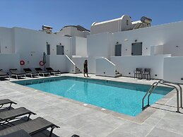 Tarelis Beach Apartments & Studios
