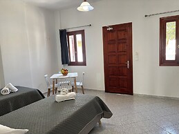 Tarelis Beach Apartments & Studios