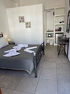 Tarelis Beach Apartments & Studios