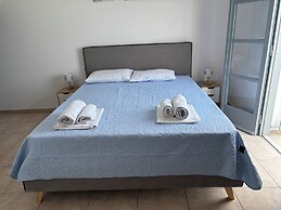 Tarelis Beach Apartments & Studios