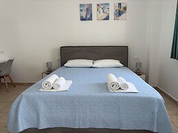 Tarelis Beach Apartments & Studios