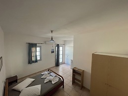 Tarelis Beach Apartments & Studios