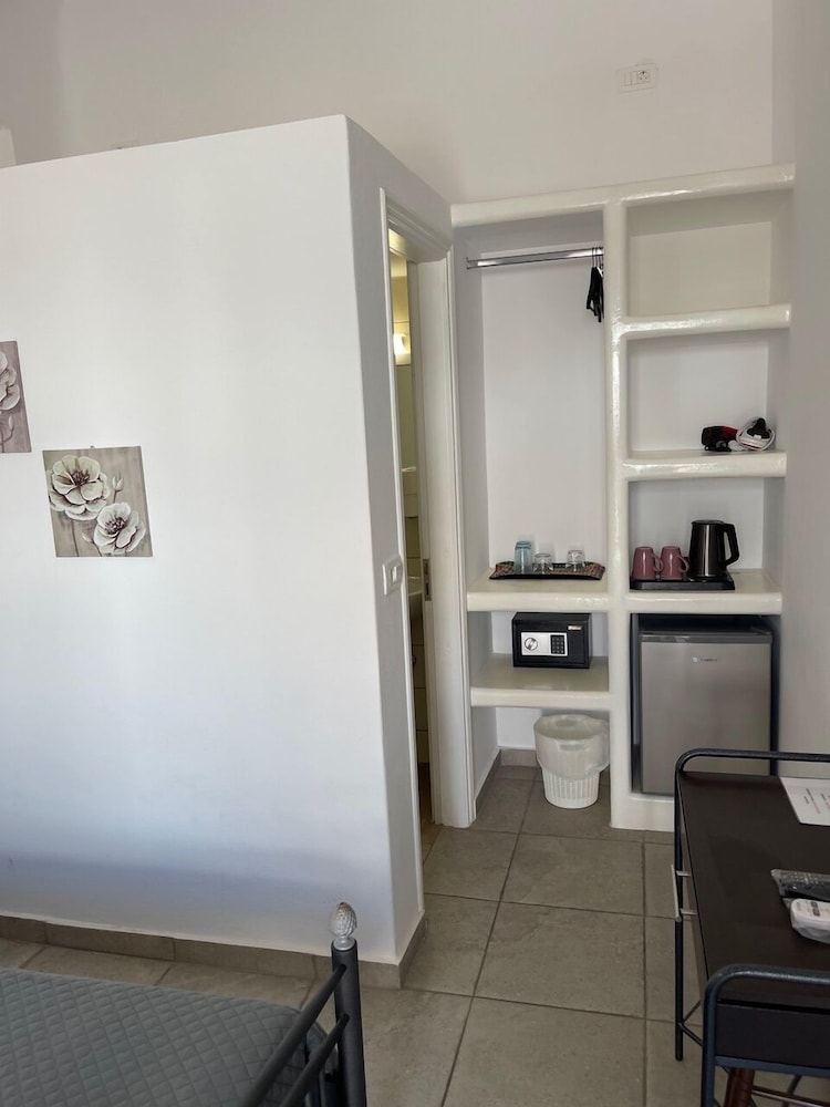 Tarelis Beach Apartments & Studios