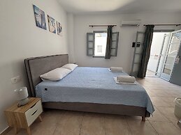 Tarelis Beach Apartments & Studios