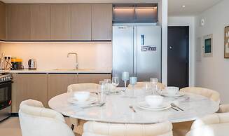 Homesgetaway- Brand New 2BR Burj Crown