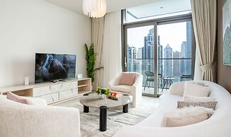 Homesgetaway- Brand New 2BR Burj Crown