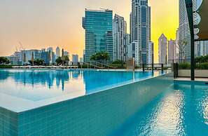 Homesgetaway- Brand New 2BR Burj Crown