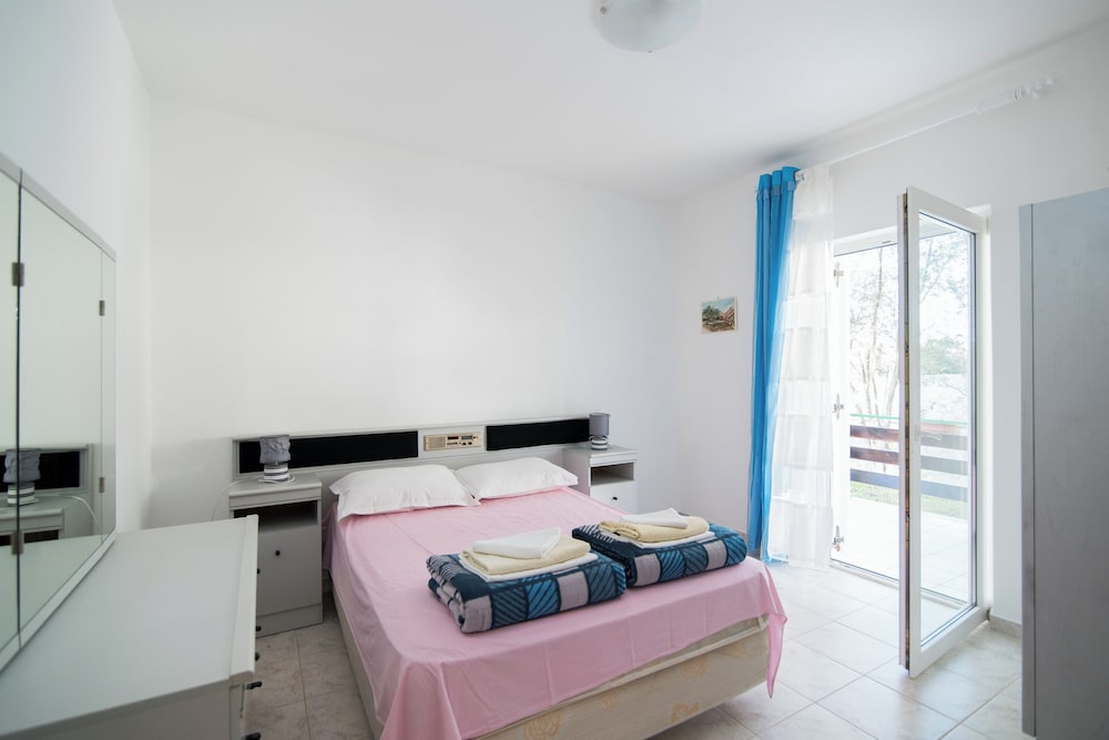 Apartments Pinija -