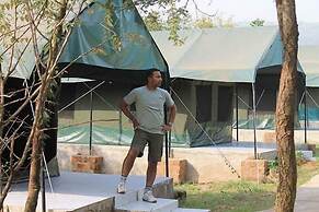 Miti Mingi Eco Camp